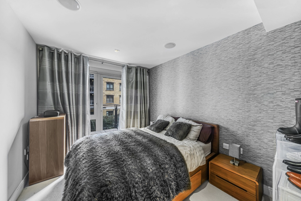 2 bedrooms apartments/flats for sale in Kew Bridge Road, Brentford - TW8 view 5