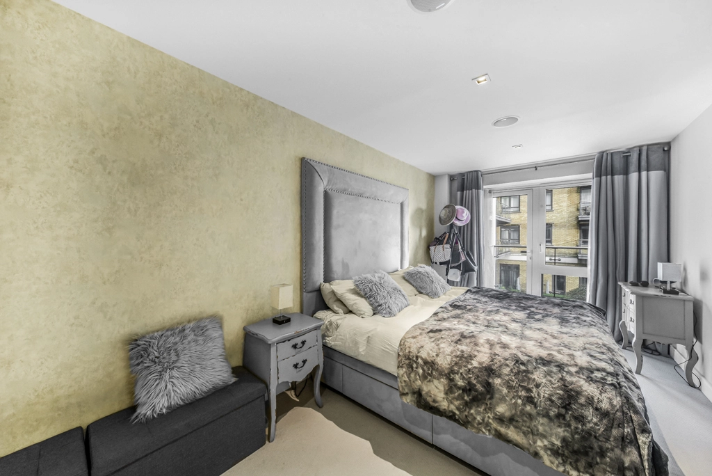 2 bedrooms apartments/flats for sale in Kew Bridge Road, Brentford - TW8 view 4