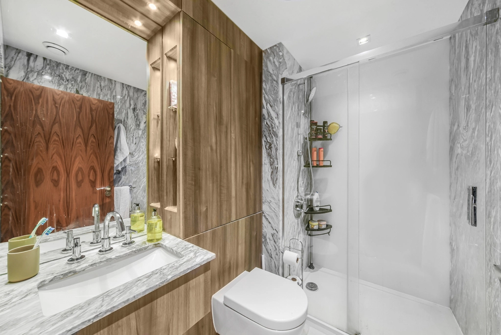 2 bedrooms apartments/flats for sale in Kew Bridge Road, Brentford - TW8 view 14