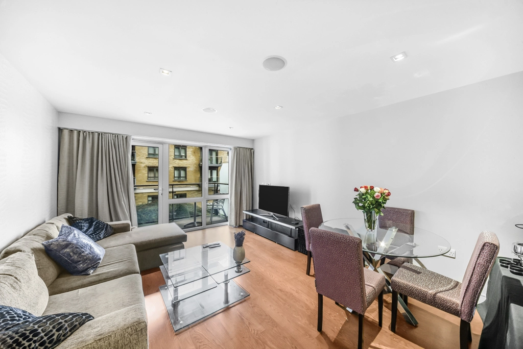 2 bedrooms apartments/flats for sale in Kew Bridge Road, Brentford - TW8 view 2