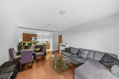 Kew Bridge Road, Brentford - TW8 view 9