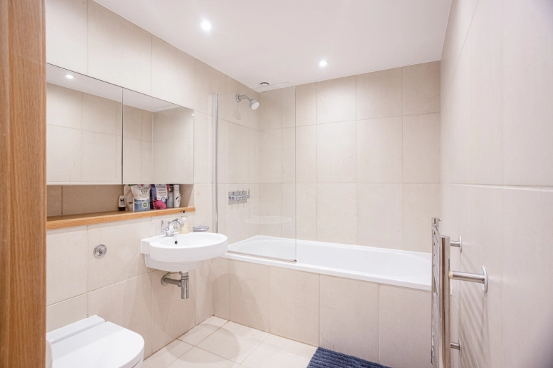 1 bedroom apartments/flats for sale in Queenstown Road, Nine Elms - SW11 view 6