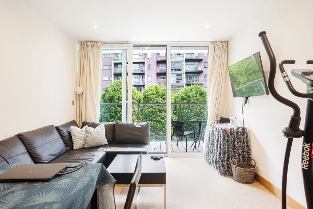 1 bedroom apartments/flats for sale in Queenstown Road, Nine Elms - SW11 view 2