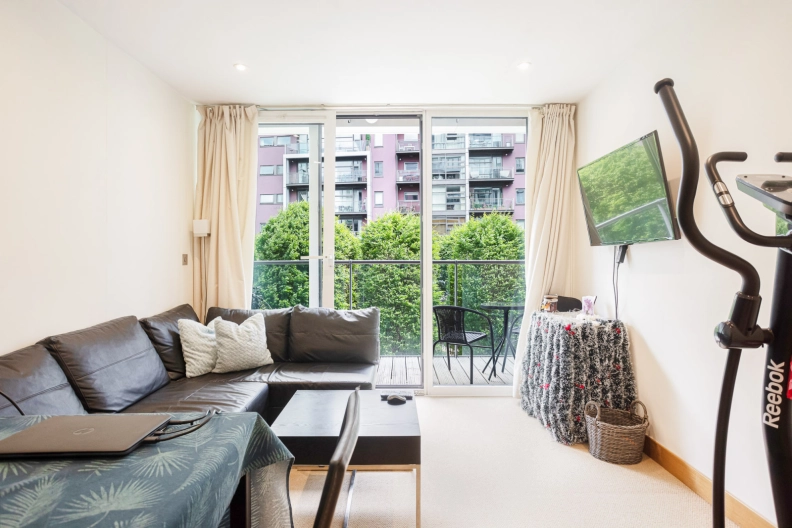 1 bedroom apartments/flats for sale in Queenstown Road, Nine Elms - SW11 view 2