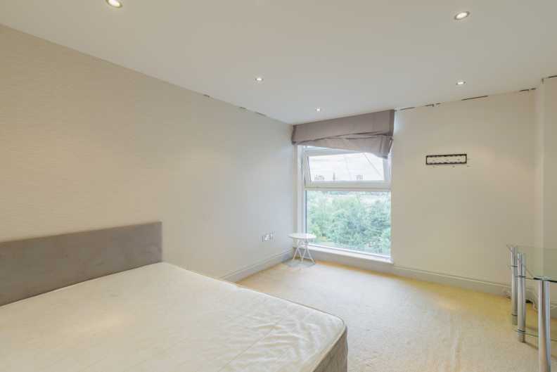 2 bedroom flat for Sale in The Boulevard, Imperial Wharf, SW6, London