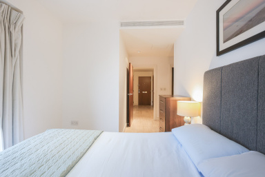 Kew Bridge Road, Brentford - TW8 view 14