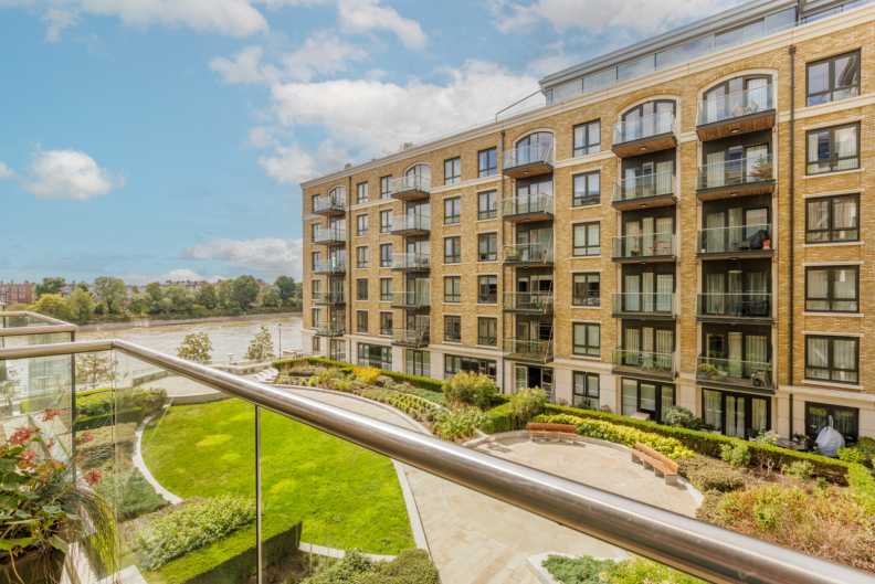 2 bedrooms apartments/flats to sale in Regatta Lane, Fulham Reach-image 6