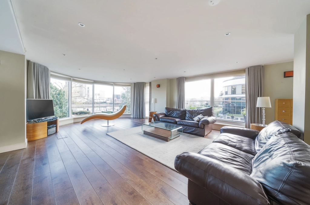 3 bedrooms apartments/flats to sale in Lensbury Avenue, Fulham-image 1