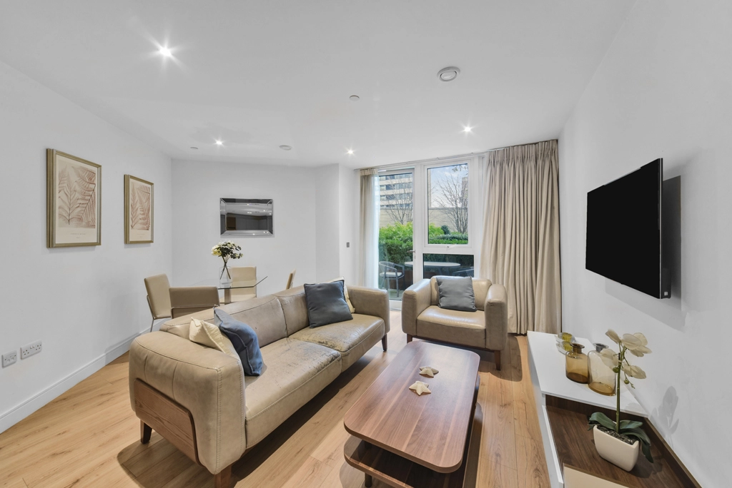 2 bedrooms apartments/flats for sale in Beadon Road, Hammersmith - W6 view 2
