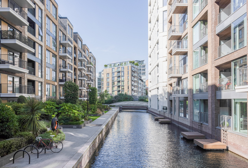 Studio apartments/flats to sale in Park Street, Chelsea Creek, Fulham-image 1