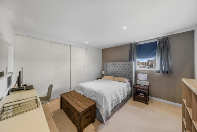 Pump House Crescent, Brentford TW8 image 4