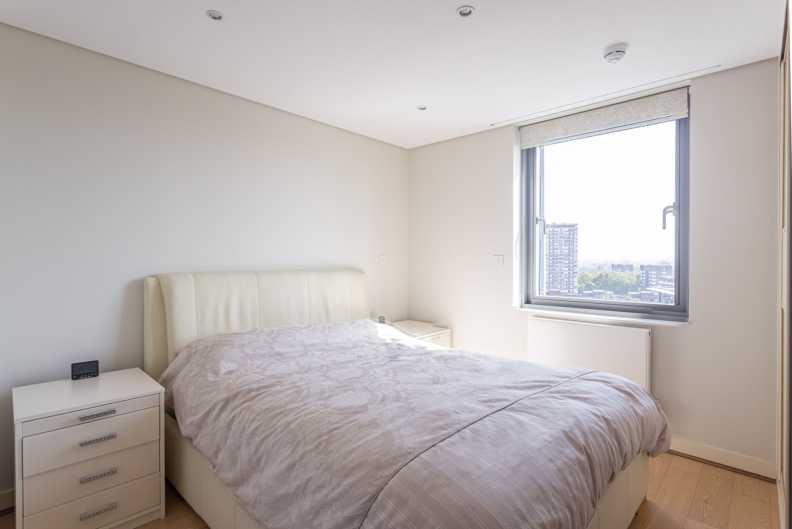3 bedrooms apartments/flats to sale in Merchant Square East, Paddington-image 4
