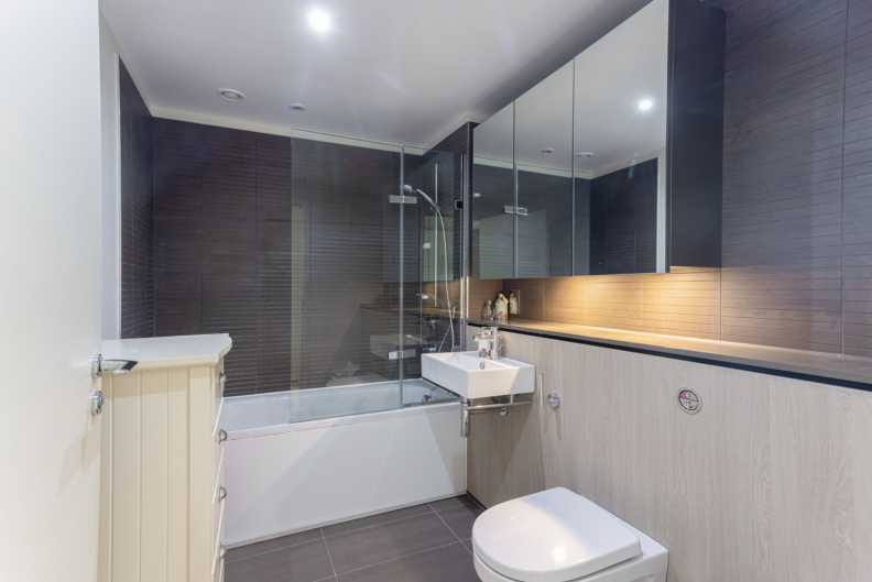 3 bedrooms apartments/flats to sale in Merchant Square East, Paddington-image 7