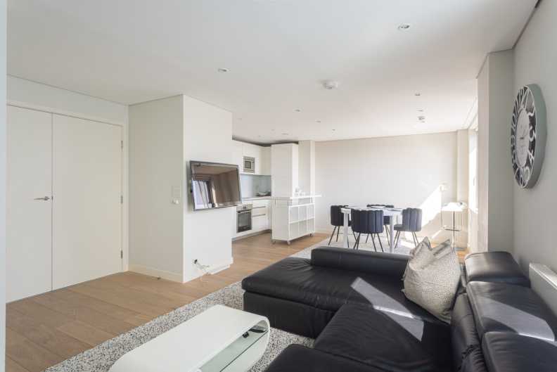 3 bedrooms apartments/flats to sale in Merchant Square East, Paddington-image 3