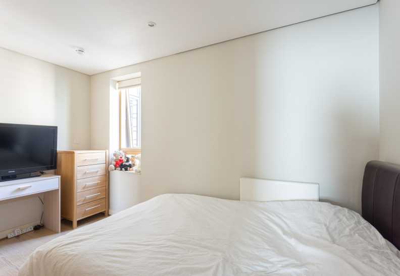 3 bedrooms apartments/flats to sale in Merchant Square East, Paddington-image 5