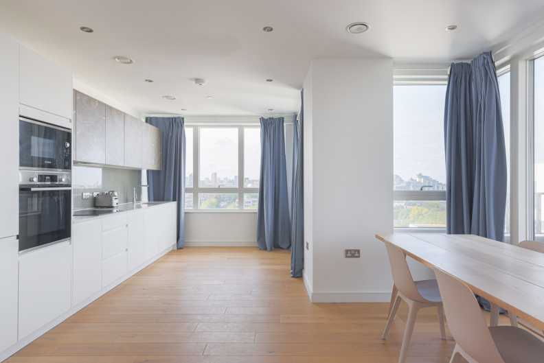 2 bedrooms apartments/flats to sale in Grant Road, Battersea-image 13