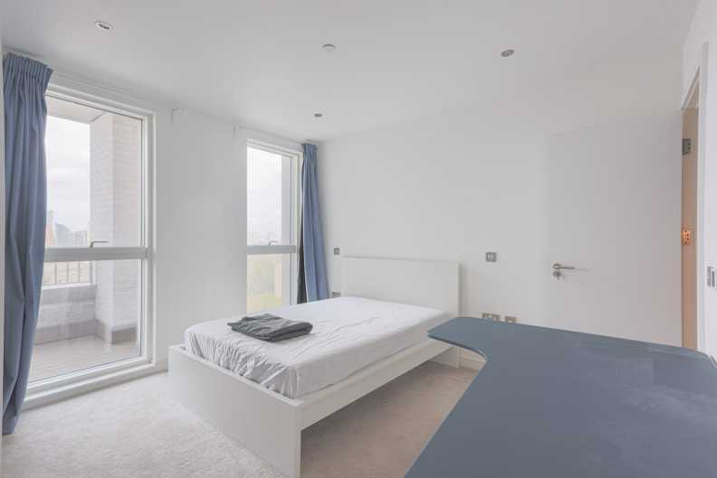 2 bedrooms apartments/flats to sale in Grant Road, Battersea-image 5