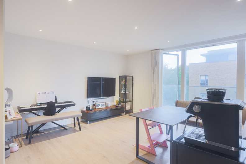 2 bedrooms apartments/flats to sale in Heritage Place, Brentford-image 4