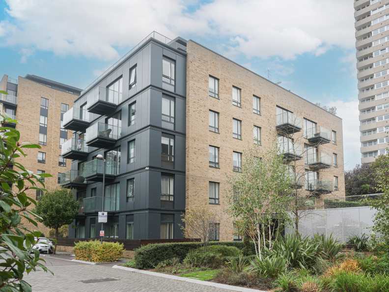 2 bedrooms apartments/flats to sale in Heritage Place, Brentford-image 10