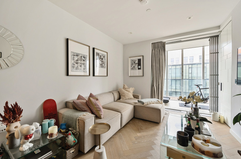 1 bedroom apartments/flats to sale in Circus Road West, Battersea Power Station, Battersea-image 2