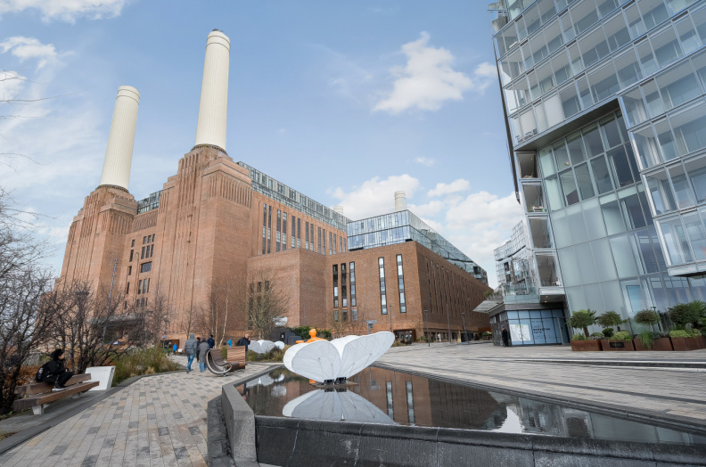 1 bedroom apartments/flats to sale in Circus Road West, Battersea Power Station, Battersea-image 1