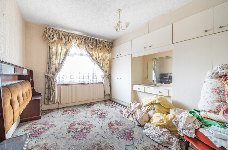 4 bedrooms houses to sale in Longwood gardens, Ilford-image 14