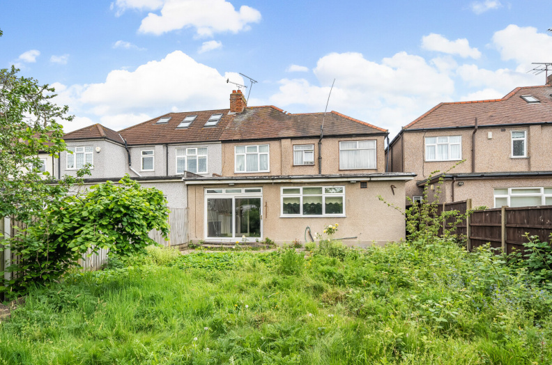 4 bedrooms houses to sale in Longwood gardens, Ilford-image 19