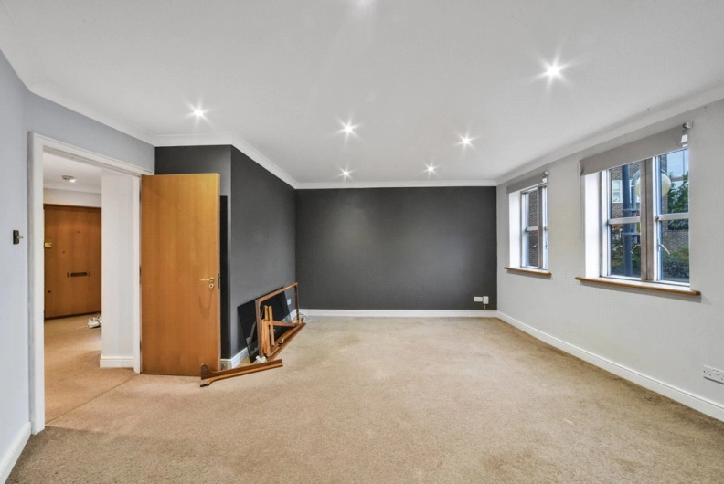 1 bedroom apartments/flats to sale in Manbre Road, Hammersmith-image 2