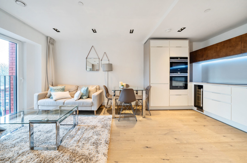 1 bedroom apartments/flats for sale in Exchange Gardens, Vauxhall - SW8 view 3