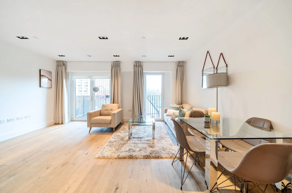 1 bedroom apartments/flats for sale in Exchange Gardens, Vauxhall - SW8 view 9