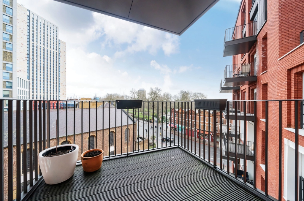 1 bedroom apartments/flats for sale in Exchange Gardens, Vauxhall - SW8 view 7