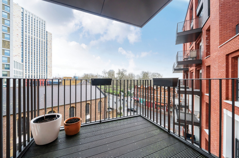 1 bedroom apartments/flats for sale in Exchange Gardens, Vauxhall - SW8 view 8
