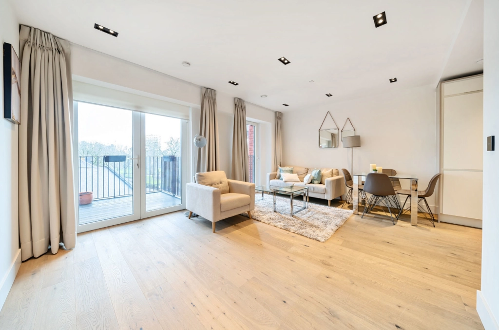 1 bedroom apartments/flats for sale in Exchange Gardens, Vauxhall - SW8 view 2