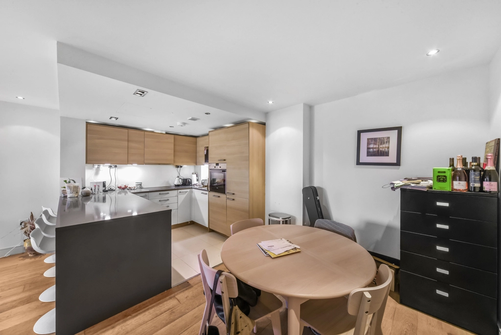 2 bedrooms apartments/flats for sale in Park Street, Fulham - SW6 view 4