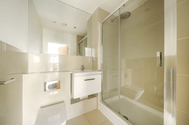 Levett Square, Richmond - TW9 view 17