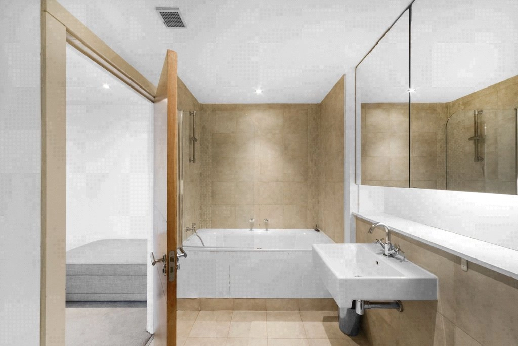 3 bedrooms apartments/flats for sale in The Boulevard, Fulham - SW6 view 18