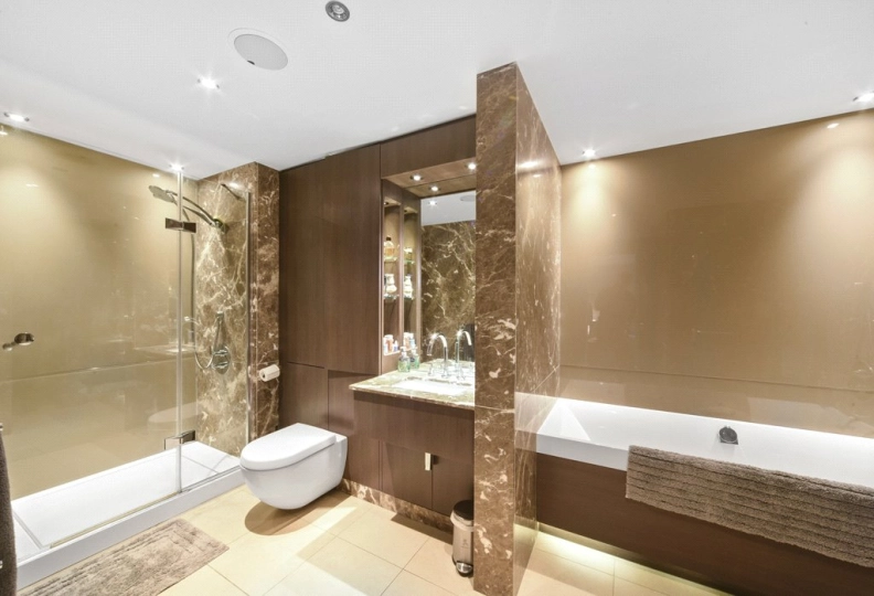 3 bedrooms apartments/flats to sale in Townmead Road, Fulham-image 7