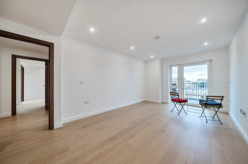 2 bedrooms apartments/flats for sale in Parrs Way, Hammersmith - W6 view 2