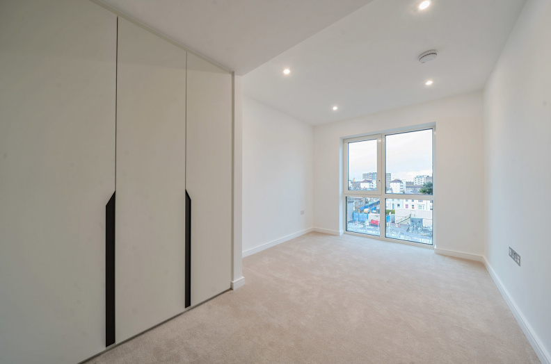 2 bedrooms apartments/flats for sale in Parrs Way, Hammersmith - W6 view 13