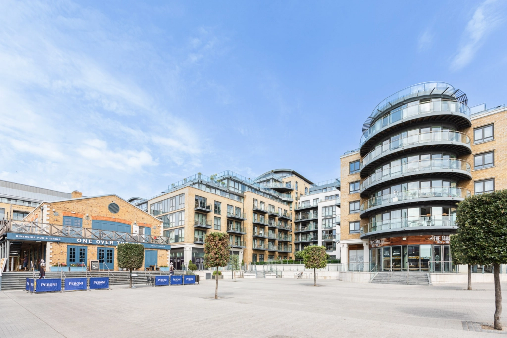 2 bedrooms apartments/flats for sale in Kew Bridge Road, Brentford - TW8 view 21