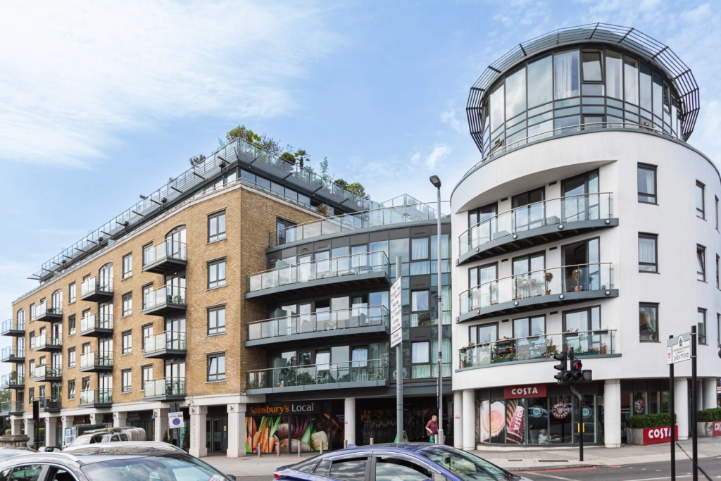 2 bedrooms apartments/flats for sale in Kew Bridge Road, Brentford - TW8 view 15