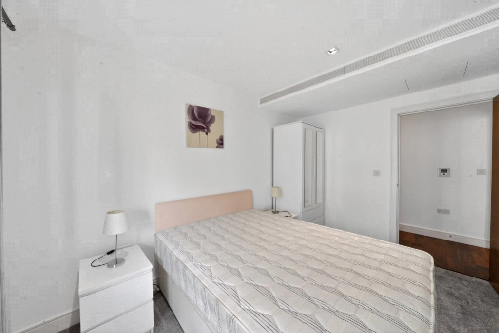 2 bedrooms apartments/flats for sale in Kew Bridge Road, Brentford - TW8 view 5