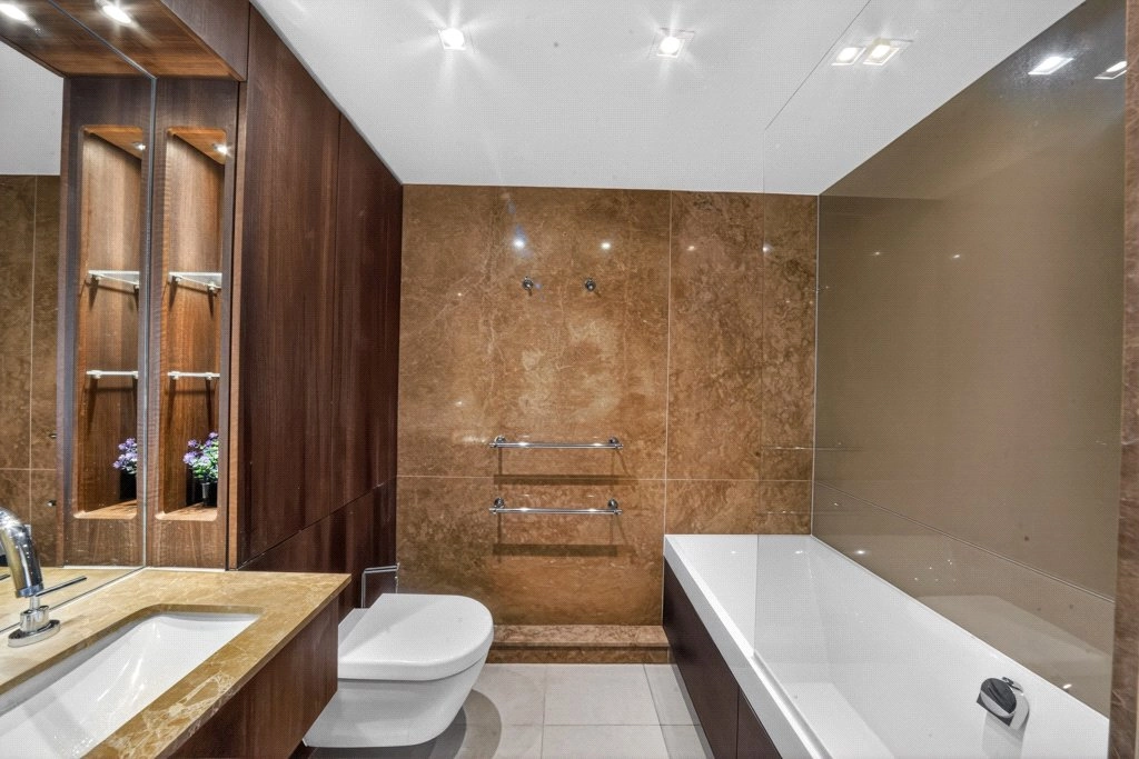 2 bedrooms apartments/flats for sale in Kew Bridge Road, Brentford - TW8 view 13