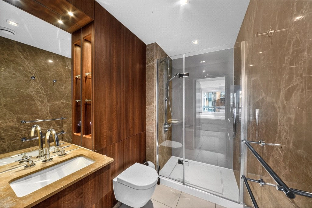 2 bedrooms apartments/flats for sale in Kew Bridge Road, Brentford - TW8 view 6