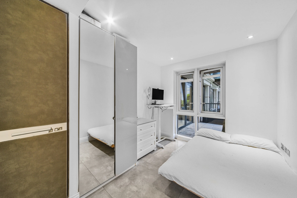 2 bedrooms apartments/flats for sale in Regatta Lane, Hammersmith - W6 view 4