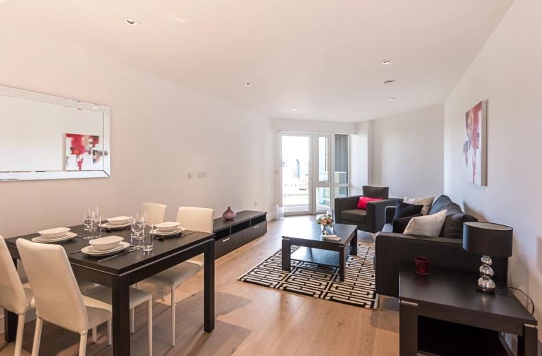 2 bedrooms apartments/flats to sale in Kew Bridge Road, Brentford-image 2