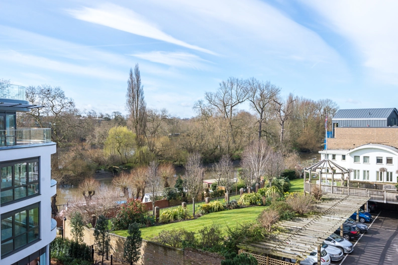 2 bedrooms apartments/flats to sale in Kew Bridge Road, Brentford-image 7