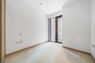 Viaduct Gardens, Nine Elms SW11 image 12