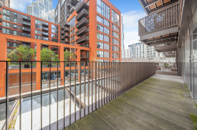 Viaduct Gardens, Nine Elms SW11 image 8