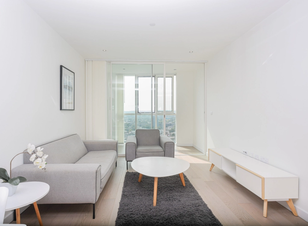 1 bedroom apartments/flats for sale in Wandsworth Road, Lambeth - SW8 view 3